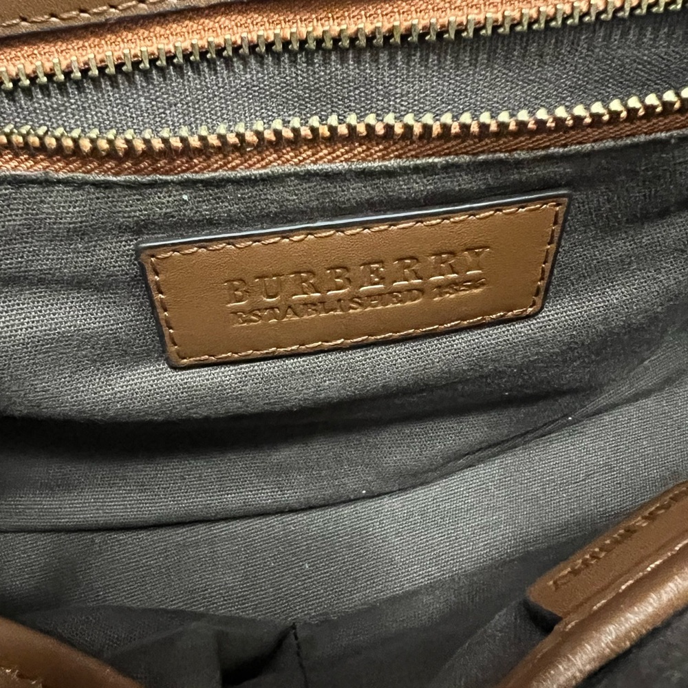 Burberry Brown and tan bag with adjustable strap - Picture 5 of 7